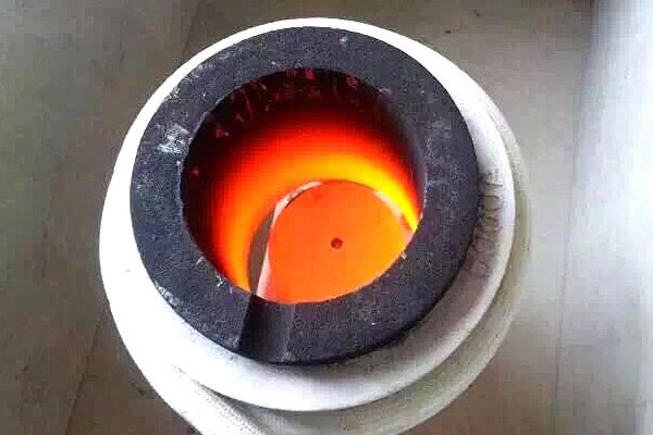 贵金属熔炼炉，它是一种采用中频91免费看黄下载加热设备的环保熔