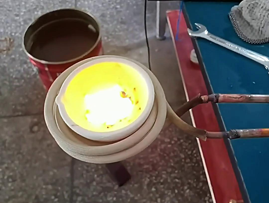 220V 小型贵金属熔炼炉：多场景适用的熔炼小能手